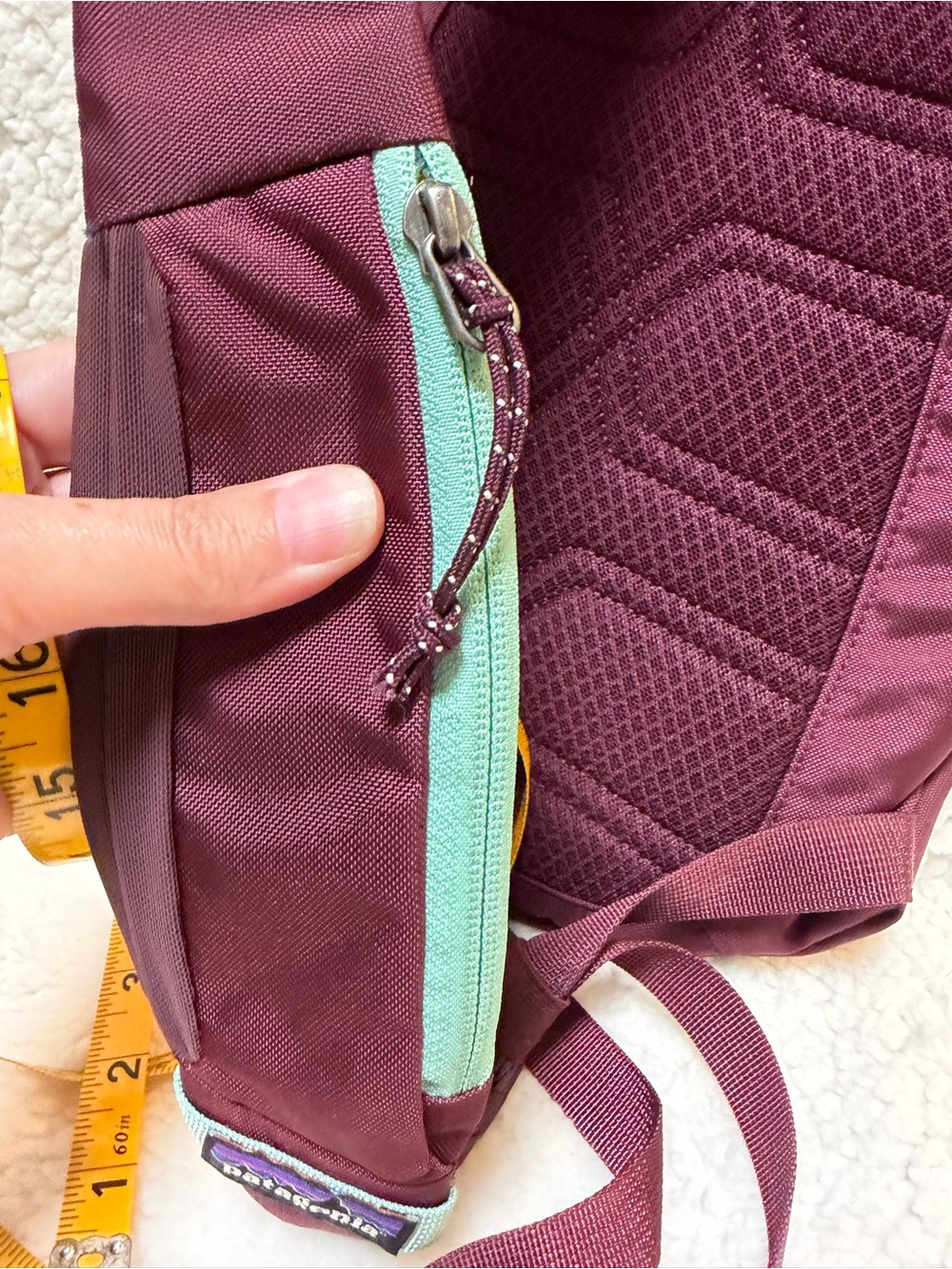 Patagonia Atom 8L Sling Backpack Crossbody Bag Mint Green Burgundy Purple - Picture 6 of 7